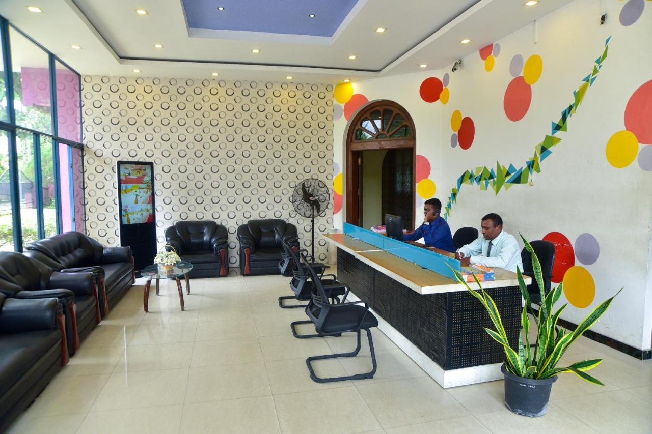 Hotel Blue Sky كورونيغالا المظهر الخارجي الصورة